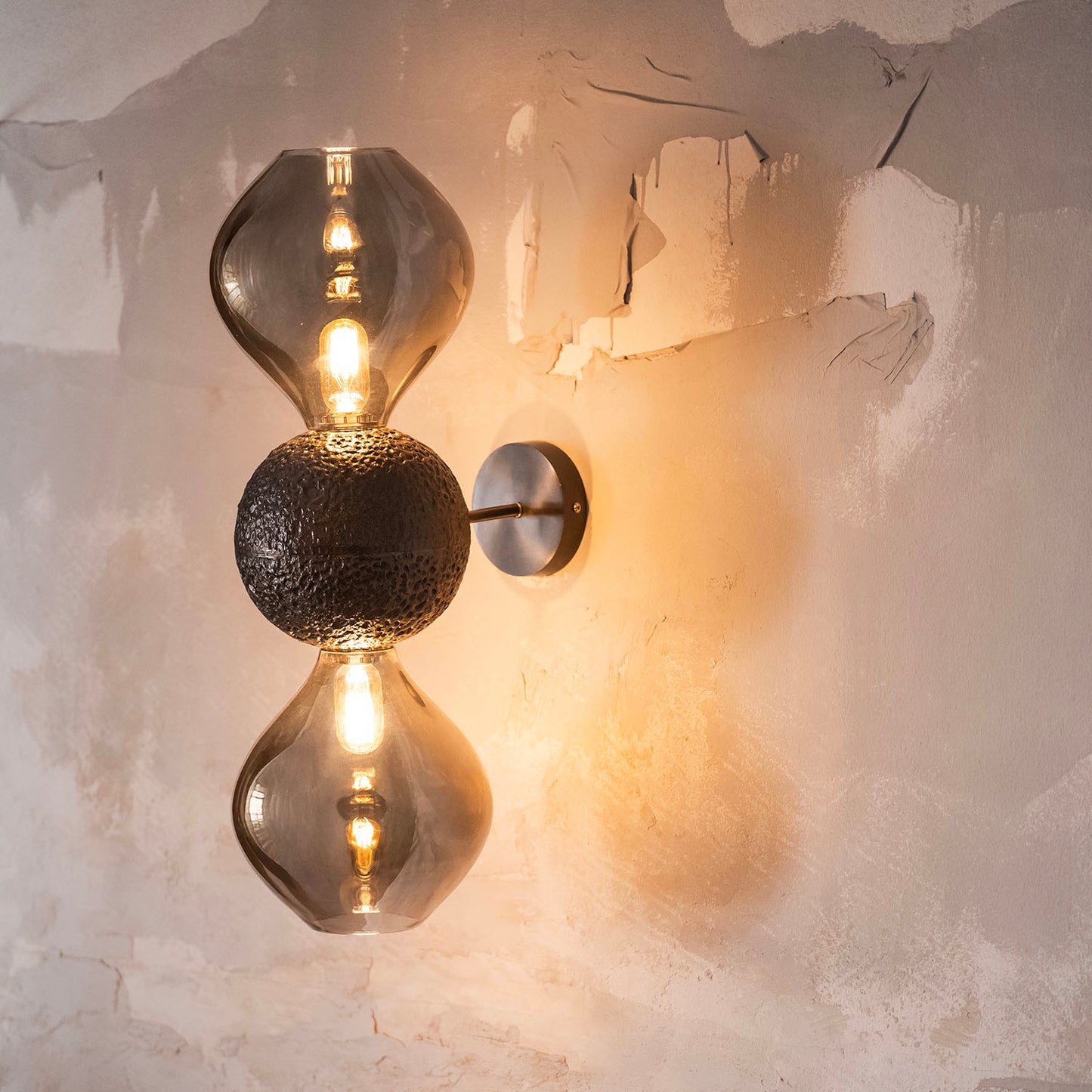 Notto Casted Wall Lamp