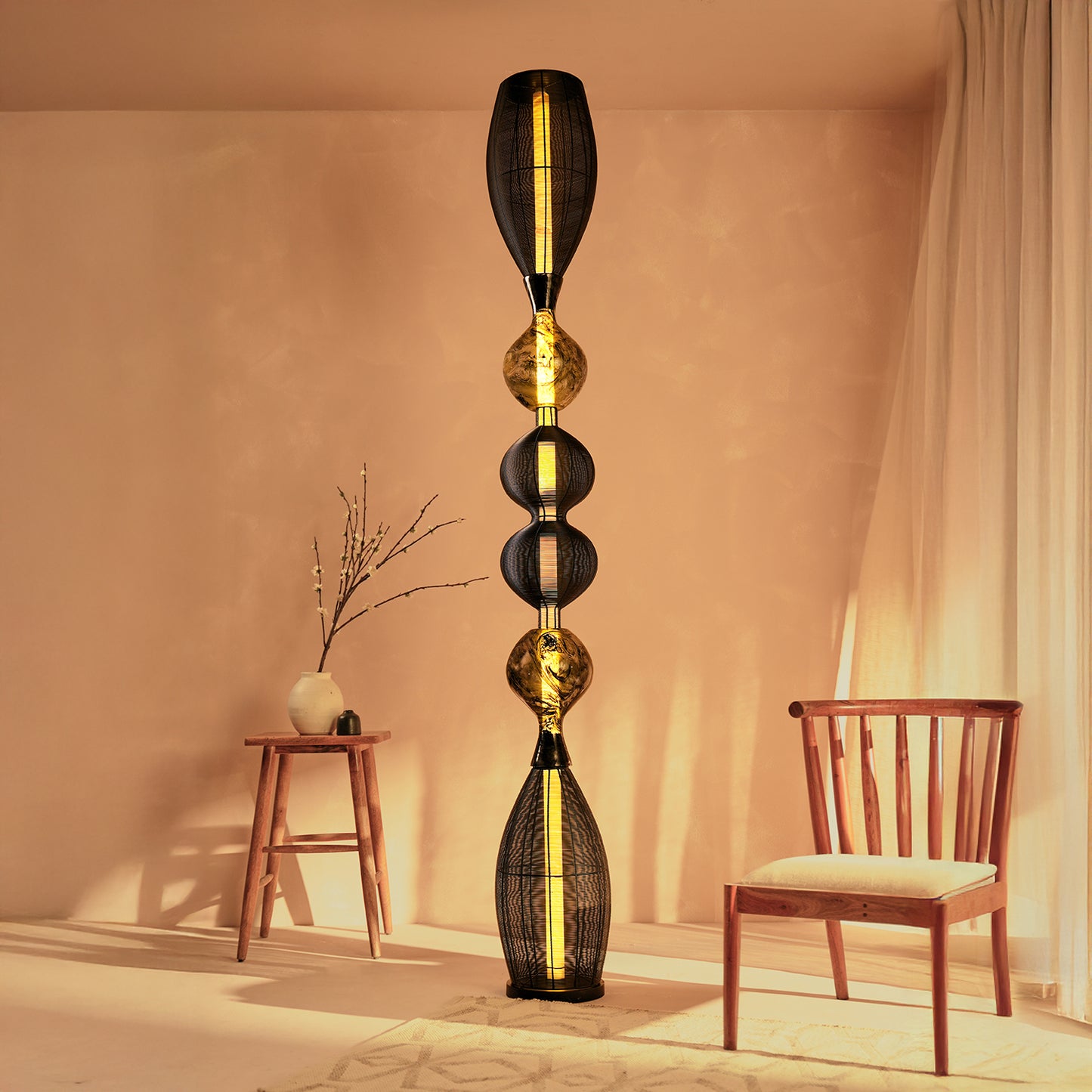 Notto Black Column Floor Lamp