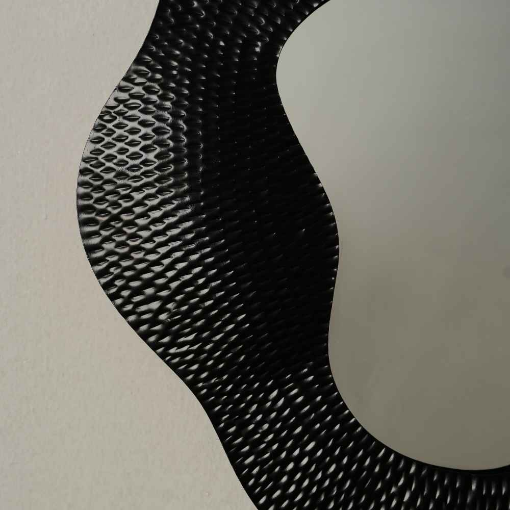 Dunes Repoussed Black Mirror